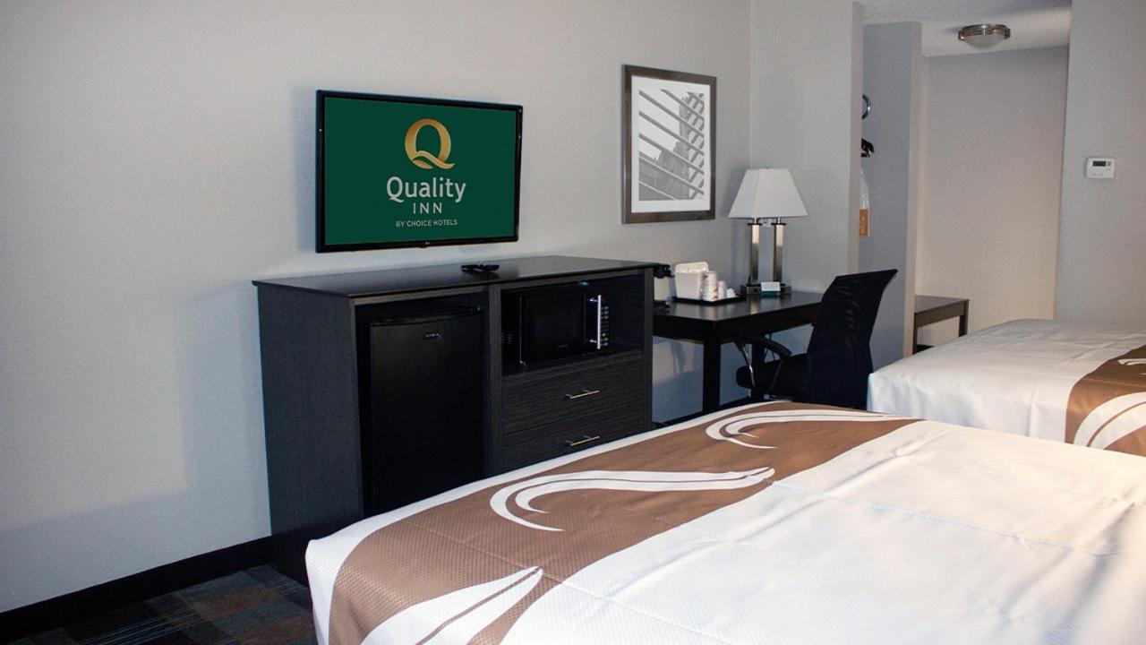 Quality Inn Roseville-Detroit North Exterior foto